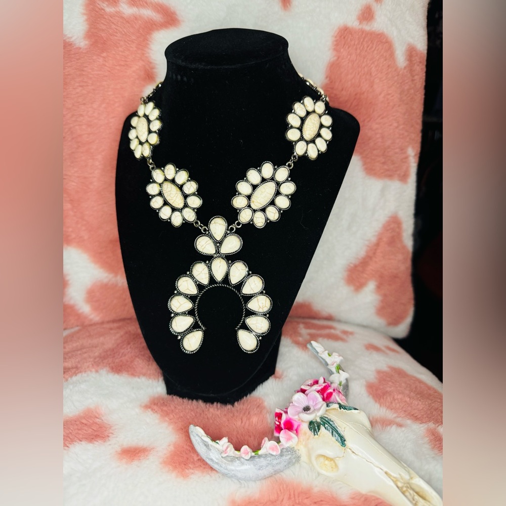 Western Squash Blossom White #Accessories #Western